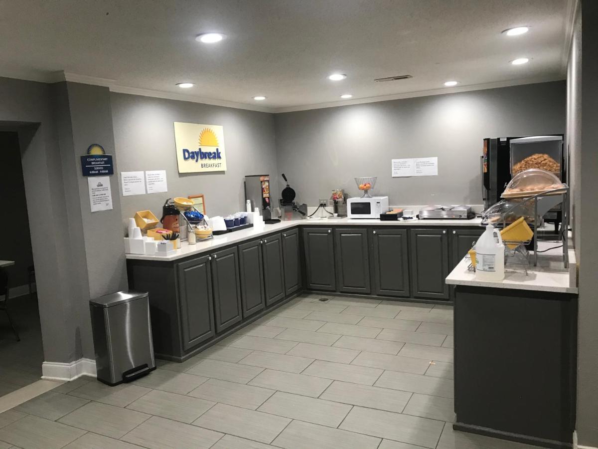 Days Inn & Suites By Wyndham Collierville Germantown Area Екстер'єр фото