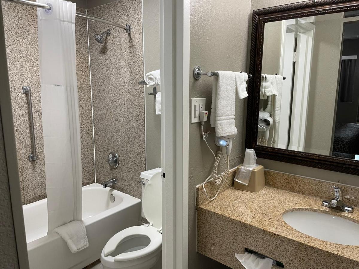 Days Inn & Suites By Wyndham Collierville Germantown Area Екстер'єр фото
