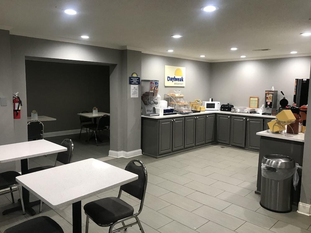 Days Inn & Suites By Wyndham Collierville Germantown Area Екстер'єр фото