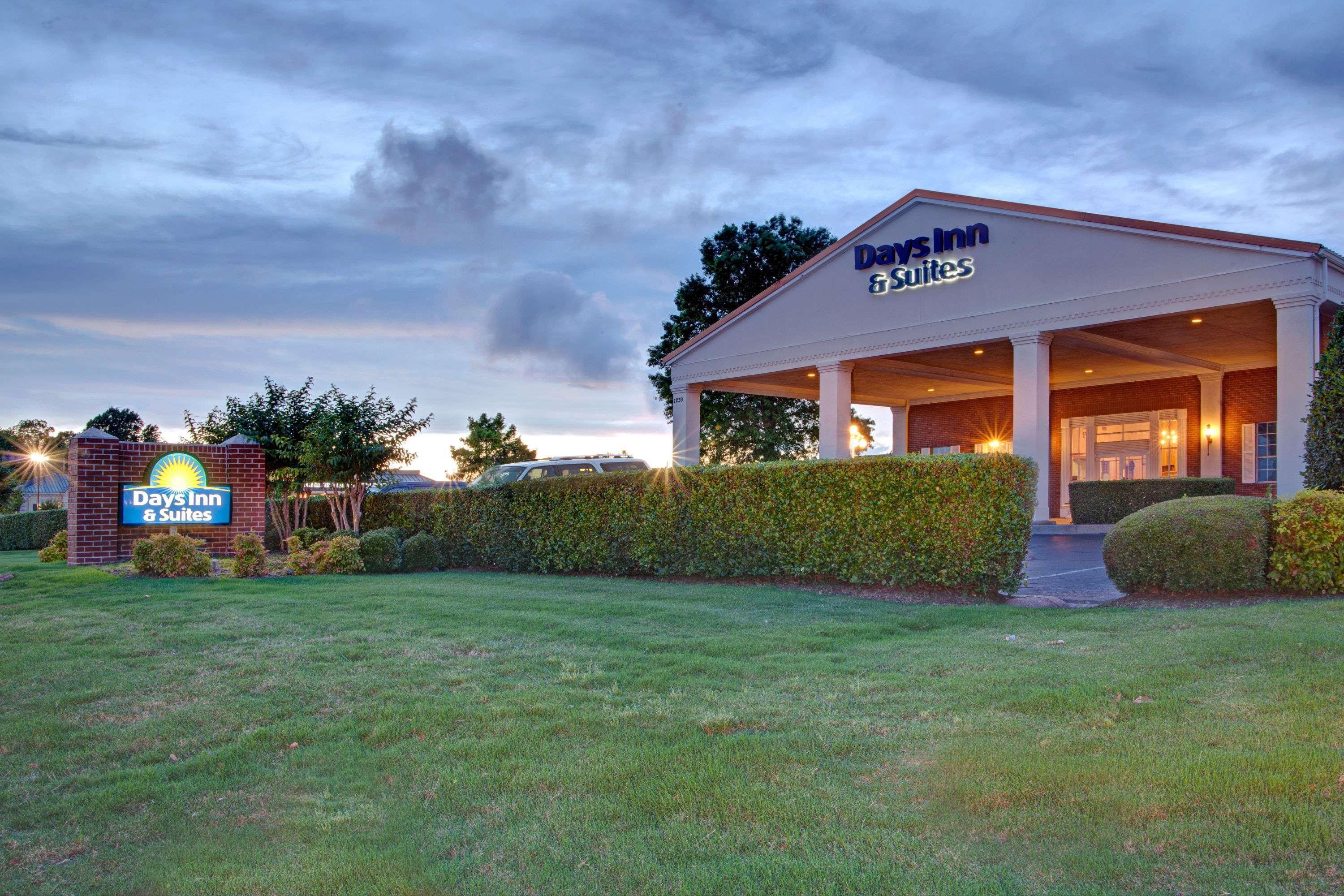 Days Inn & Suites By Wyndham Collierville Germantown Area Екстер'єр фото