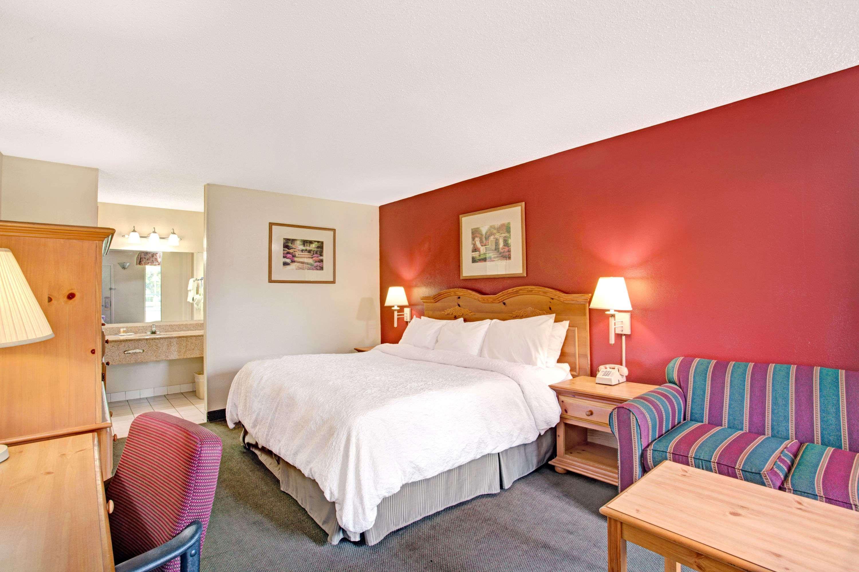 Days Inn & Suites By Wyndham Collierville Germantown Area Екстер'єр фото