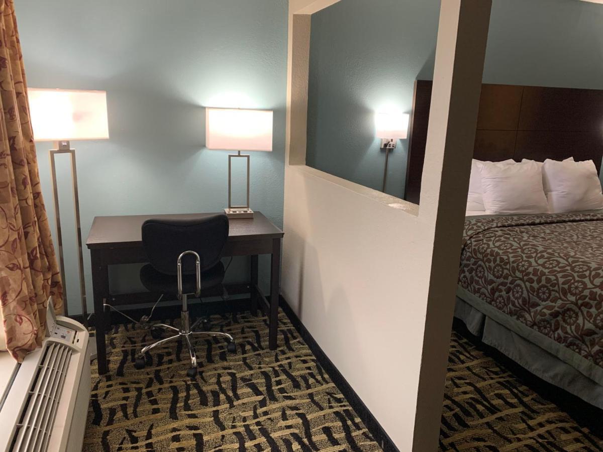 Days Inn & Suites By Wyndham Collierville Germantown Area Екстер'єр фото